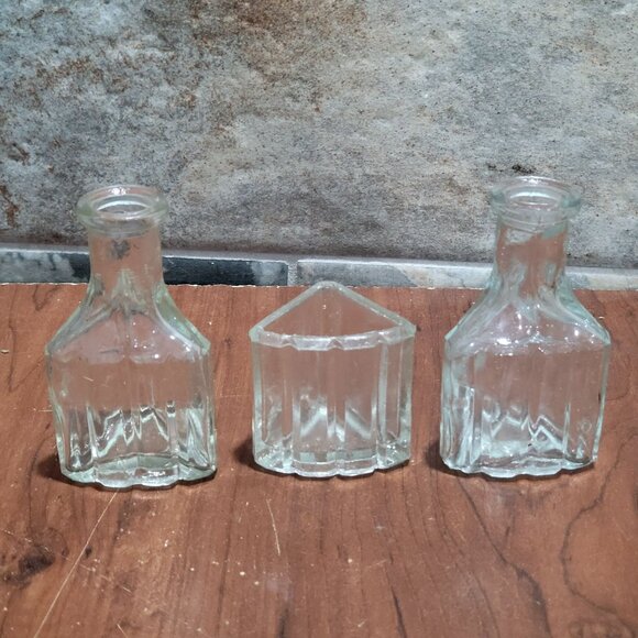 Vintage Clear Glass Collectible Bottles 3 Sided Set of 3 - Picture 8 of 12